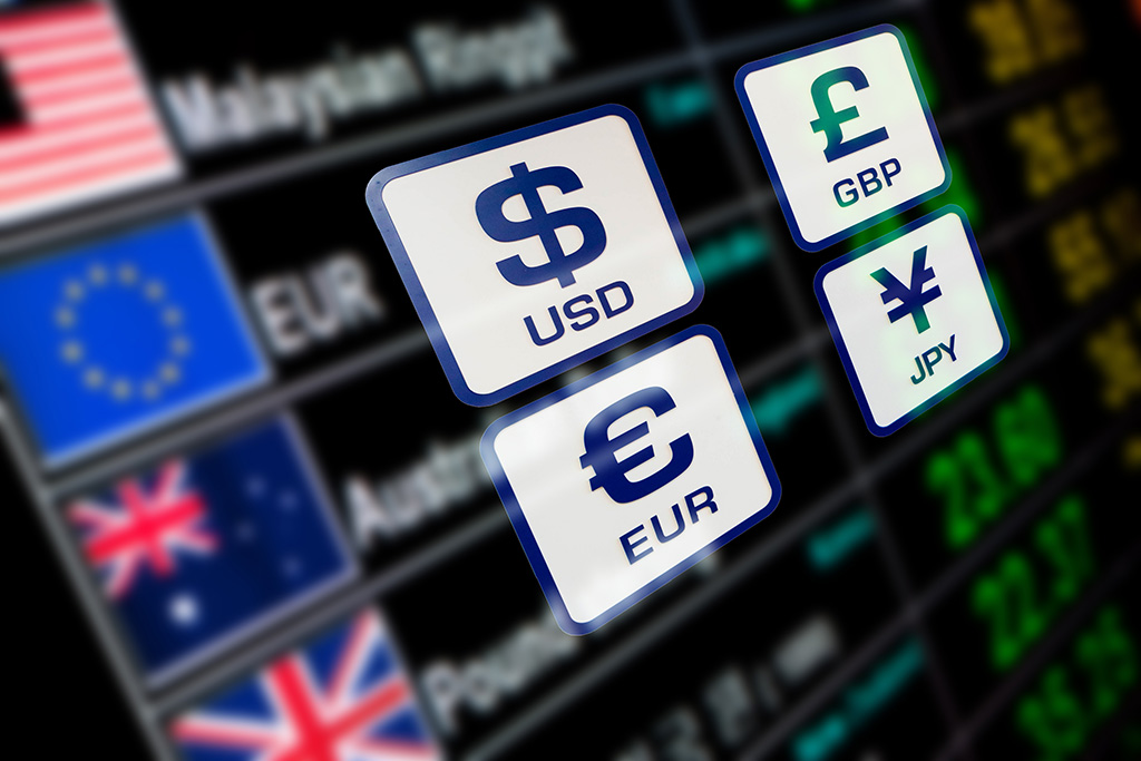 「円から外貨へ」の動きは確実に強まっている(写真/shutterstock) 「円から外貨へ」の動きは確実に強まっている(写真/shutterstock)