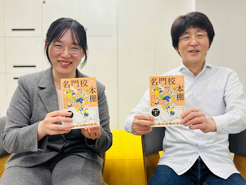 『名門校の本棚』（平林理恵著、日経BOOKプラス編）。連載コラム担当・南浦淳之と書籍化担当・石純馨のコンビで、初めての「日経BOOKプラス編」の本ができました。取材にご協力いただいた先生、関係者の皆さまにも改めて感謝申し上げます