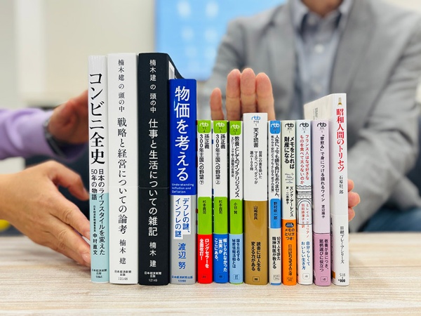 年末年始のお供に、どうぞ。2025年も面白い本をお届けできるよう精進してまいります