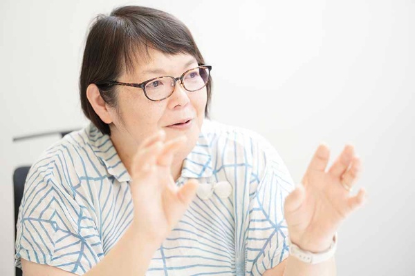 「『デザインのひきだし』の読者は、私にとって同人だと思っています」と話す津田淳子さん 「『デザインのひきだし』の読者は、私にとって同人だと思っています」と話す津田淳子さん