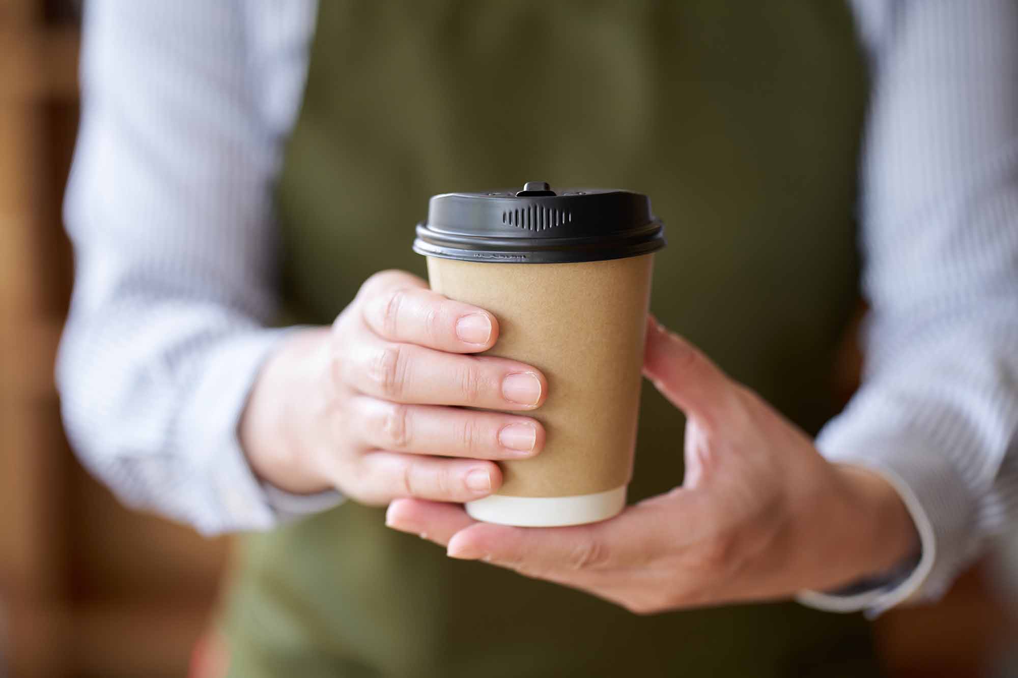 温かい飲み物と感謝が心身を癒やしてくれる（写真：mapo／stock.adobe.com）