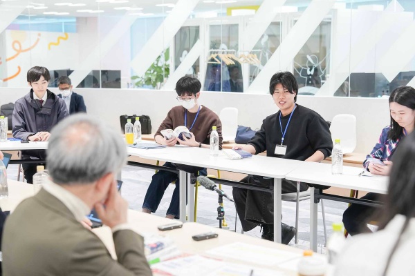 参加者による活発な議論が繰り広げられた 参加者による活発な議論が繰り広げられた