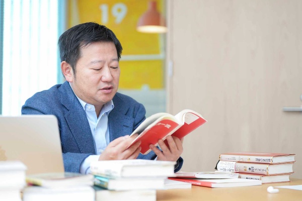 『柳井 正 わがドラッカー流経営論』(NHK「仕事学のすすめ」制作班編)を読むマネーフォワードの辻庸介グループCEO 『柳井 正 わがドラッカー流経営論』(NHK「仕事学のすすめ」制作班編)を読むマネーフォワードの辻庸介グループCEO