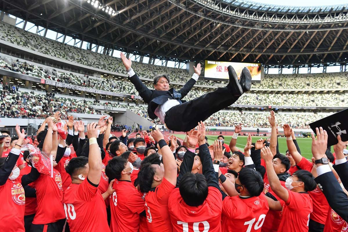 岩出雅之さんは帝京大学ラグビー部監督として大学選手権10回の優勝に導いた（帝京大学ラグビー部提供）