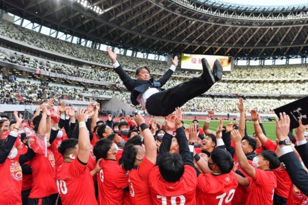 岩出雅之さんは帝京大学ラグビー部監督として大学選手権10回の優勝に導いた(帝京大学ラグビー部提供)