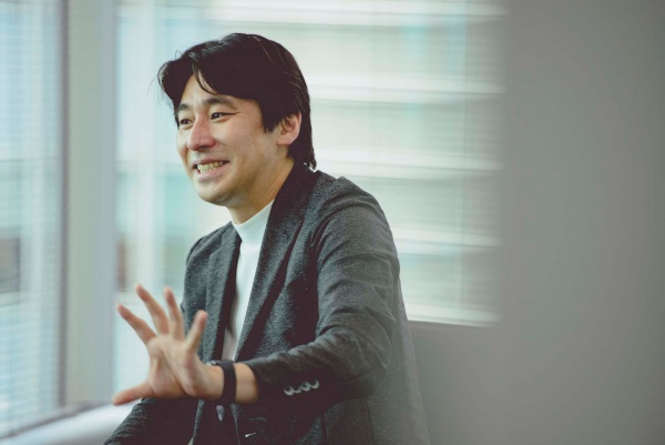 「最初は、『ミニスカポリス』とか『ジャニーズ』とか、土地勘のないフィールドで正直、戸惑っていました」