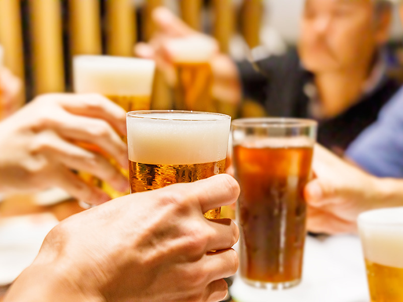 昭和人間はなぜ「お酒」との腐れ縁を切れないのか