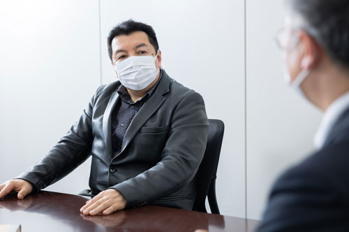 (写真:吉成大輔)
