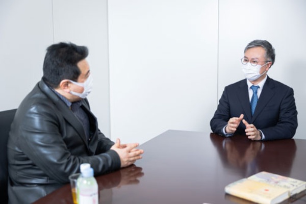 (写真:吉成大輔)