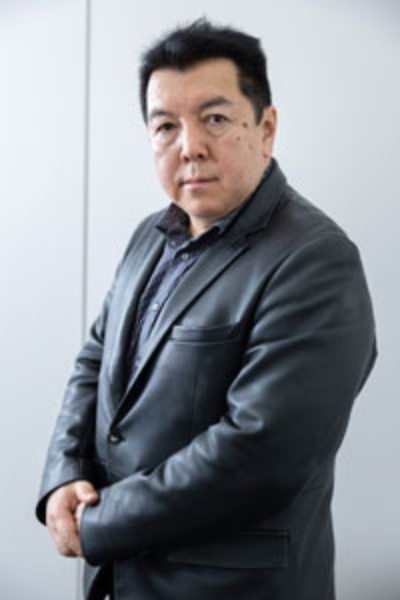 <b>伊東潤(いとう・じゅん)</b><br> 1960年神奈川県横浜市生まれ。早稲田大学卒業。『国を蹴った男』で吉川英治文学新人賞、『巨鯨の海』で山田風太郎賞と高校生直木賞、『峠越え』で中山義秀文学賞、『義烈千秋 天狗党西へ』で歴史時代作家クラブ賞(作品賞)、『黒南風の海――加藤清正「文禄・慶長の役」異聞』で本屋が選ぶ時代小説大賞2011を受賞。著作は多数。最新刊は関ヶ原の戦いを描いた『天下大乱』(朝日新聞出版)。(写真:吉成大輔)