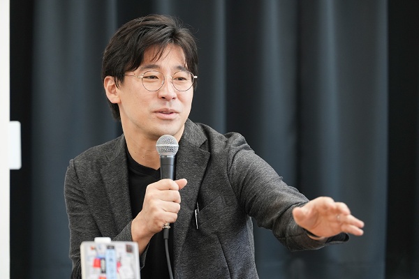 「本番15秒前までトップニュースが決まりませんでした」と豊島さん 「本番15秒前までトップニュースが決まりませんでした」と豊島さん