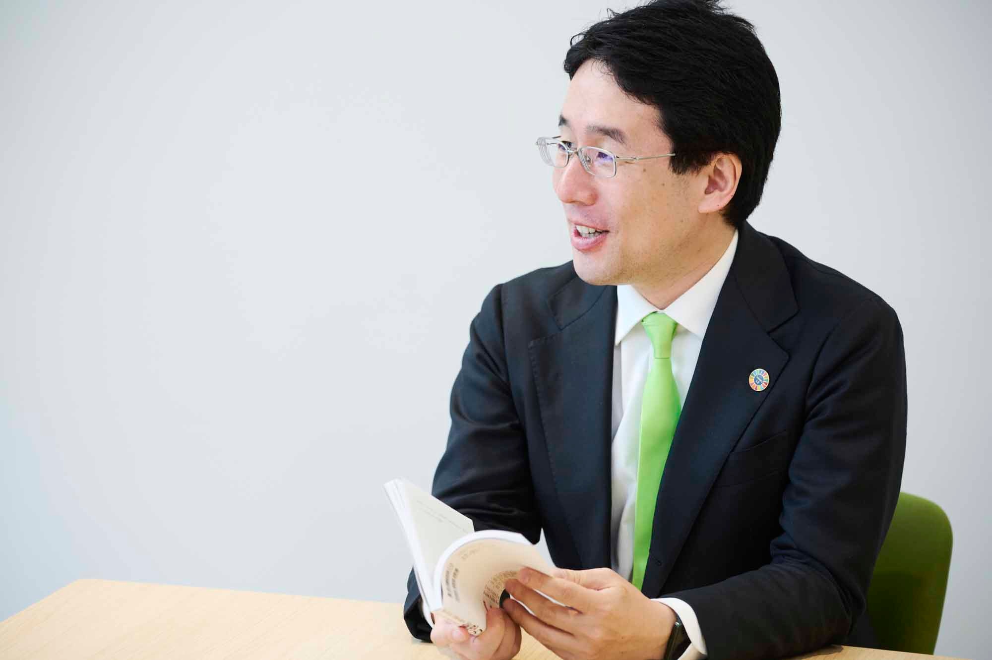 ユーグレナ出雲充氏「最高難度領域での小さな成功が世界を変える」 日経BOOKプラス