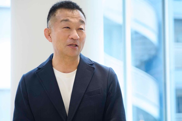 田中安人(たなか・やすひと)氏 グリッドCEO、吉野家CMO(最高マーケティング責任者)、近年はスタートアップ支援、IPOサポートも手がける。1989年大学卒業後、八百半デパート(後にヤオハンジャパンに社名変更)に入社。広告制作会社を経て、2002年に広告代理店を起業。2010年マーケティング関連のコンサルティングを手がけるグリッドを設立。2017年吉野家CMOに就任。