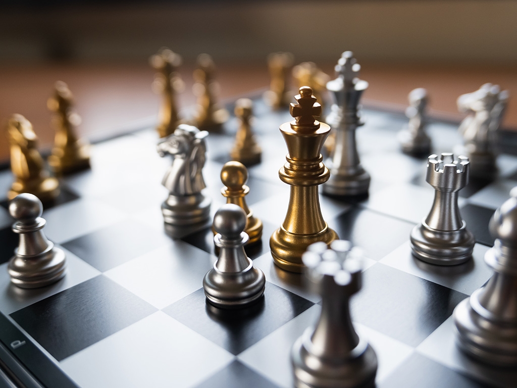 チェスの名人は、ゲームのルールを無視してランダムに並べられたコマを記憶することが初心者よりできなかったという（写真／shutterstock）