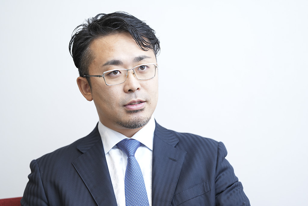 「自動車業界は、『新車販売台数の成長スピード緩慢化×収益圧迫』『カーボンニュートラル化』『デジタル化』という大きな変化に直面しています」 「自動車業界は、『新車販売台数の成長スピード緩慢化×収益圧迫』『カーボンニュートラル化』『デジタル化』という大きな変化に直面しています」