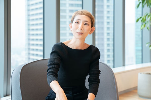 勅使川原 真衣(てしがわら・まい)氏