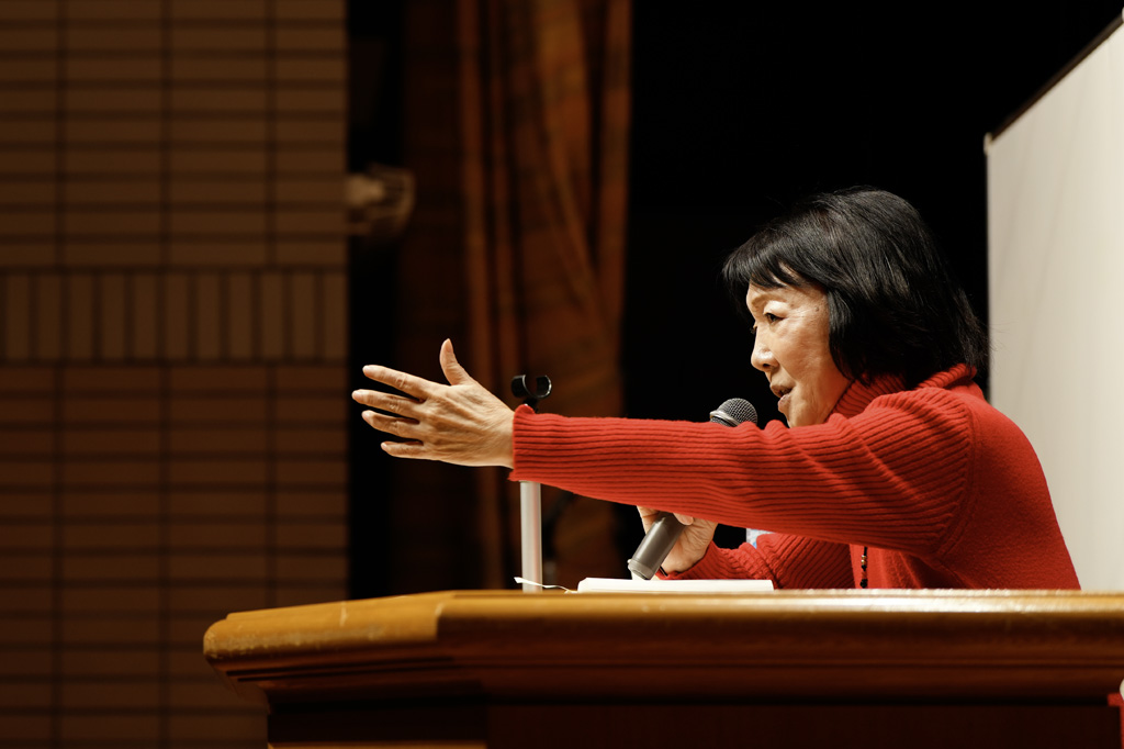 「小町が思いを歌に託し遺してくれたからこそ、私は歌をよりどころに小町という人を描くことができたのです」(髙樹のぶ子さん) 「小町が思いを歌に託し遺してくれたからこそ、私は歌をよりどころに小町という人を描くことができたのです」(髙樹のぶ子さん)