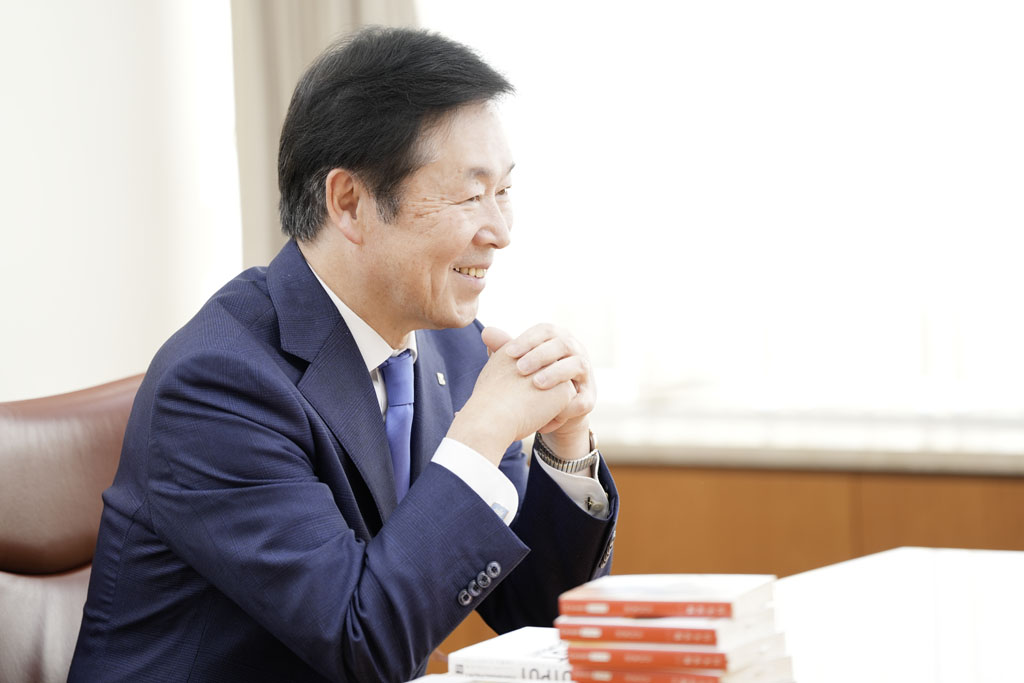 高校時代に夢中になった本といえば、『宮本武蔵』（吉川英治著）です。全巻まとめて買って、勉強をサボって読みふけりました