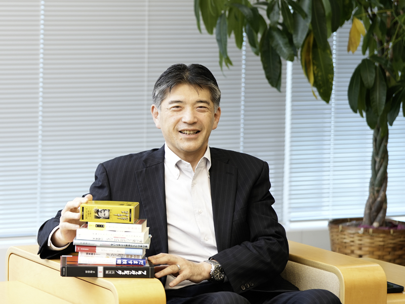 三菱UFJニコス・角田典彦社長「本のない世界なんて考えられない」
