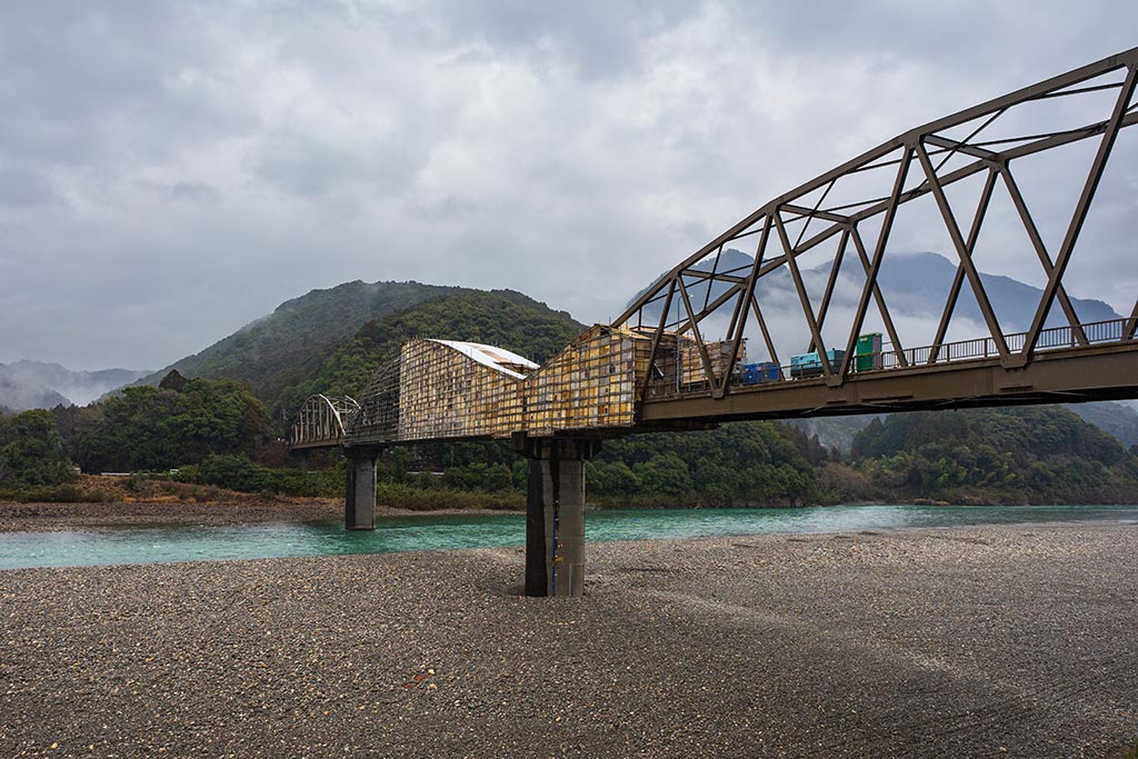 限られた予算で古いインフラの補修を行う必要がある(写真はイメージ)(写真:nori/stock.adobe.com) 限られた予算で古いインフラの補修を行う必要がある(写真はイメージ)(写真:nori/stock.adobe.com)