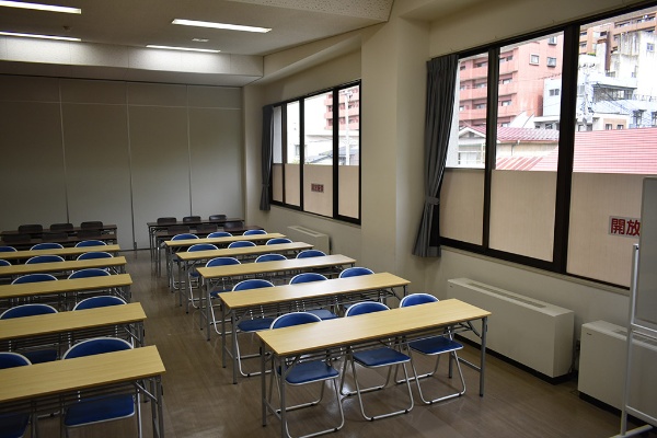 公共施設は、公共施設という物理的な存在がなくても公共サービスを提供することができる(写真はイメージ)(写真:優太 大嶋/stock.adobe.com) 公共施設は、公共施設という物理的な存在がなくても公共サービスを提供することができる(写真はイメージ)(写真:優太 大嶋/stock.adobe.com)