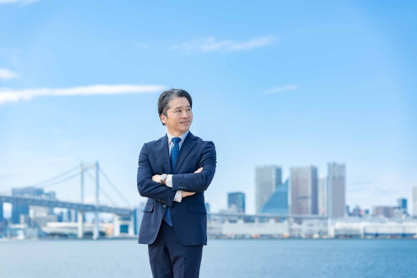 無意識に自分を抑圧し「今どきのいい大人」を演じていないだろうか?(写真:naka/stock.adobe.com) 無意識に自分を抑圧し「今どきのいい大人」を演じていないだろうか?(写真:naka/stock.adobe.com)
