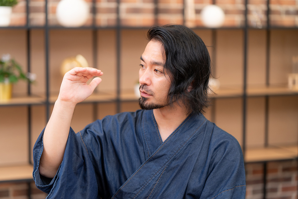 「言葉の強さは悪もん（相手）に合わせて変えている」と長谷川さん。