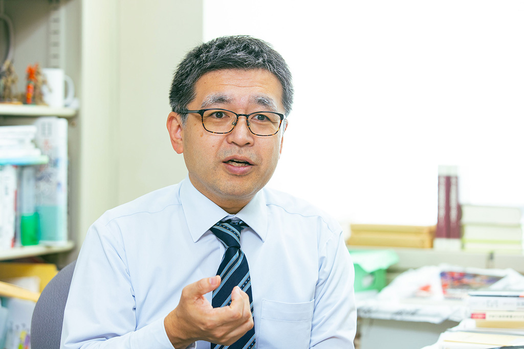 「本書によって日本の政治家像がどう変わってきたかを見るのも面白いでしょう」と話す村井さん