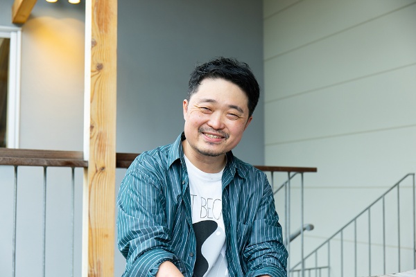 「これまでの出版流通の収益構造を変えたいと思いました」と話す内沼晋太郎さん 「これまでの出版流通の収益構造を変えたいと思いました」と話す内沼晋太郎さん