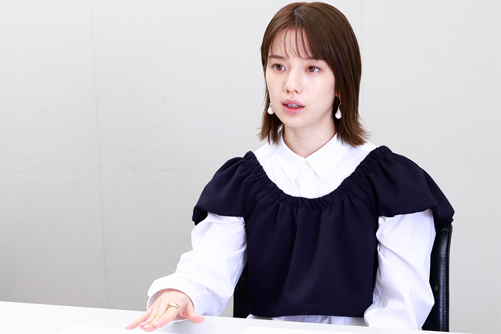 自分の言葉で伝えることを大切にしていると語る