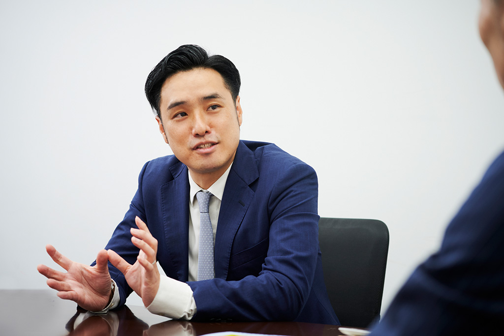 「解が出せない背景には知識的なギャップがあることも多いです」と話す中島さん 「解が出せない背景には知識的なギャップがあることも多いです」と話す中島さん