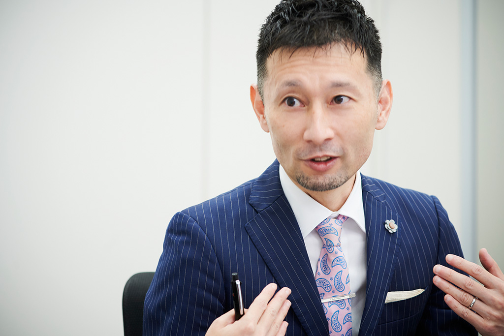 「『解を出せる人』は『思考の中で仮定して議論できる人』」だと言う深沢さん 「『解を出せる人』は『思考の中で仮定して議論できる人』」だと言う深沢さん
