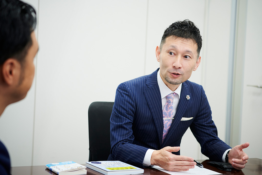 「最適解と伝え方はセットで考えるべきですね」と話す深沢さん 「最適解と伝え方はセットで考えるべきですね」と話す深沢さん