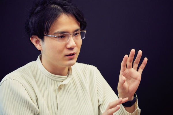 「シミュレーションや研修はメタバースとVR技術の活用方法として大きい」と話す加藤氏 「シミュレーションや研修はメタバースとVR技術の活用方法として大きい」と話す加藤氏