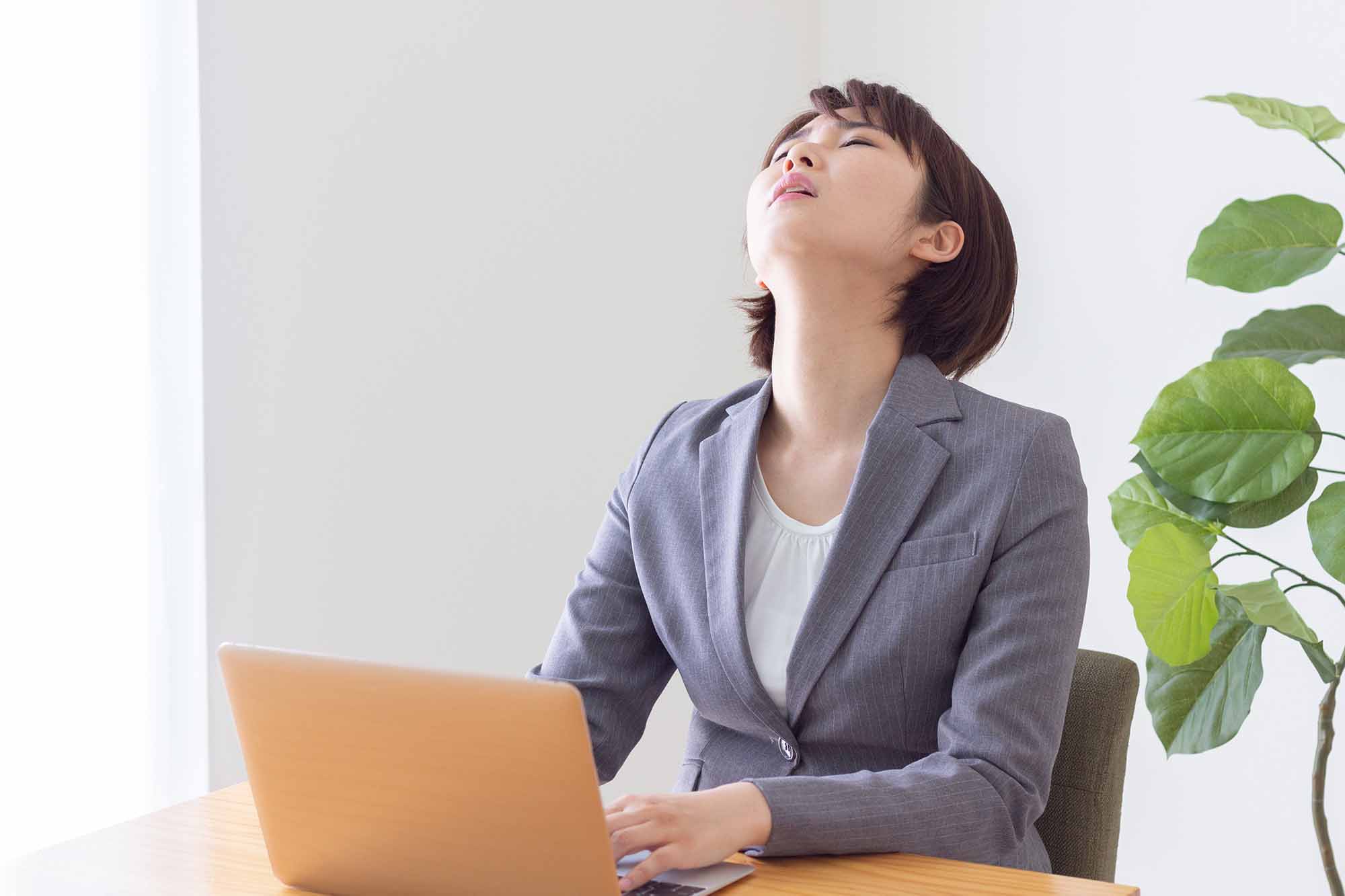 職場におけるストレスは一つだけではなく多種多様で複合的。しかも会社は簡単に辞められず、人間関係も適当にできないので解決が難しい(写真:kimi/stock.adobe.com) 職場におけるストレスは一つだけではなく多種多様で複合的。しかも会社は簡単に辞められず、人間関係も適当にできないので解決が難しい(写真:kimi/stock.adobe.com)
