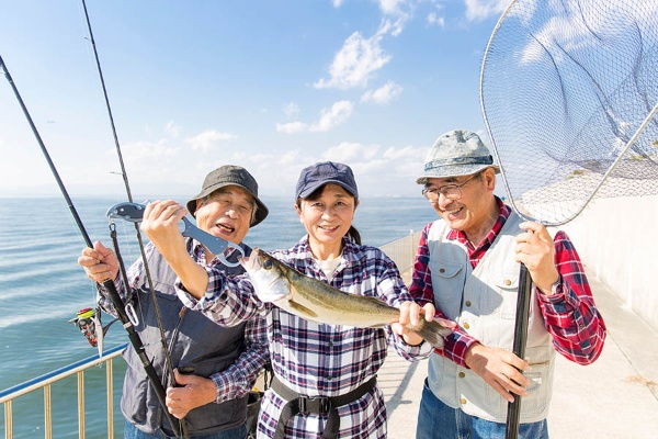 これまで一生懸命働いてきたのだから、自分の人生を楽しむことを意識することで、精神的な焦りや不安が少しずつ解消される(写真:kazoka303030/stock.adobe.com)