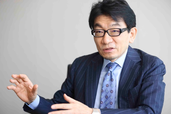 「リスクを取らなかった企業の経営者が生き残りました」と話す河野さん