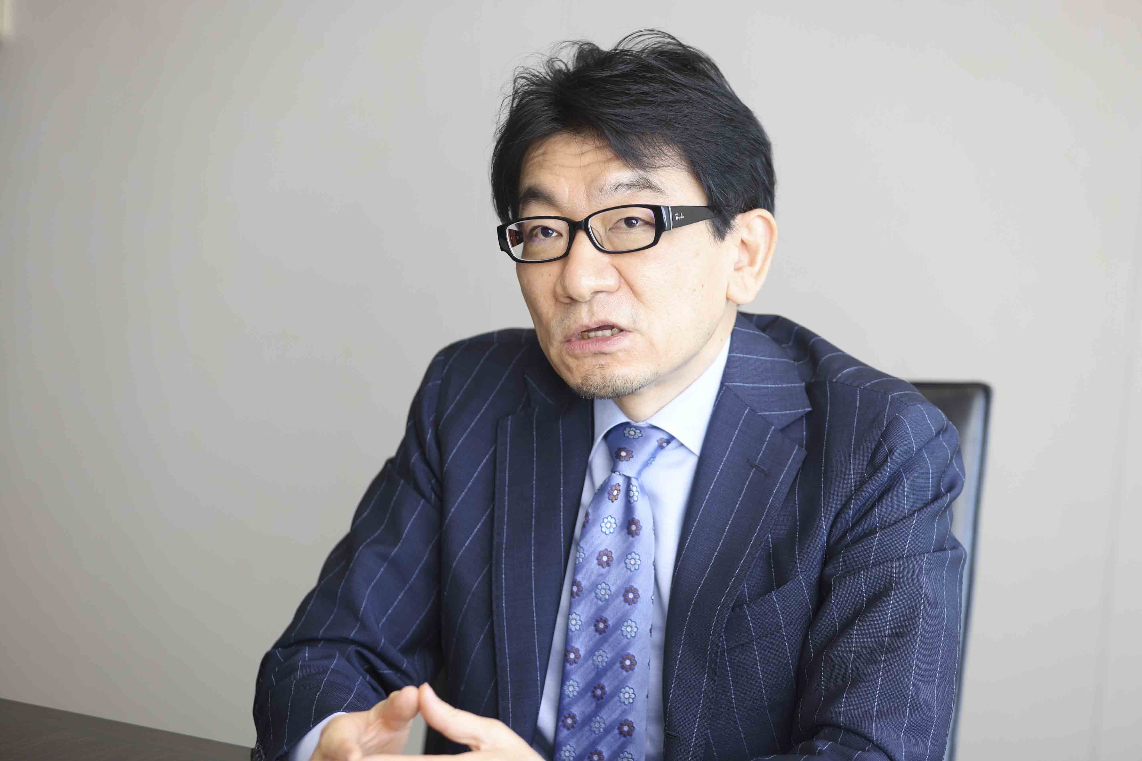 「コミュニケーション能力が人間を進化させてきました」と話す河野さん
