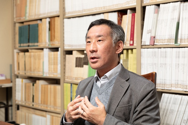 「貴族でも、位があるけれど官職がない無職の状態が続くことは少なくありません」 「貴族でも、位があるけれど官職がない無職の状態が続くことは少なくありません」
