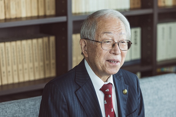 「大河ドラマに取り上げられると、歴史研究が進みます」と話す小和田哲男さん 「大河ドラマに取り上げられると、歴史研究が進みます」と話す小和田哲男さん