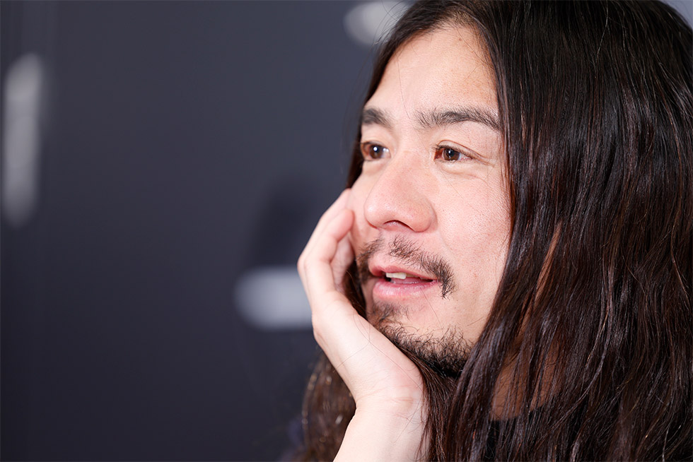 『僕らはSNSでモノを買う』(ディスカヴァー・トゥエンティワン)の著者・飯髙氏。元ホットリンクの執行役員CMOでもある