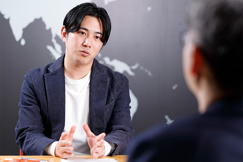 増岡宏紀氏