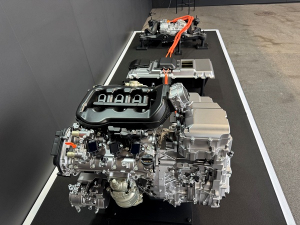 ホンダは大型車向けのHEV技術を開発し、HEVのラインアップを増やす(写真:日経Automotive)