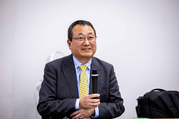 著者のワインジャーナリスト・宮嶋勲さん